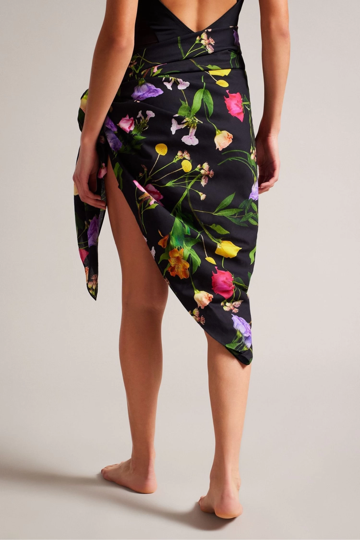 Ted Baker Wendyyy Black Floral Printed Beach Sarong - Image 2