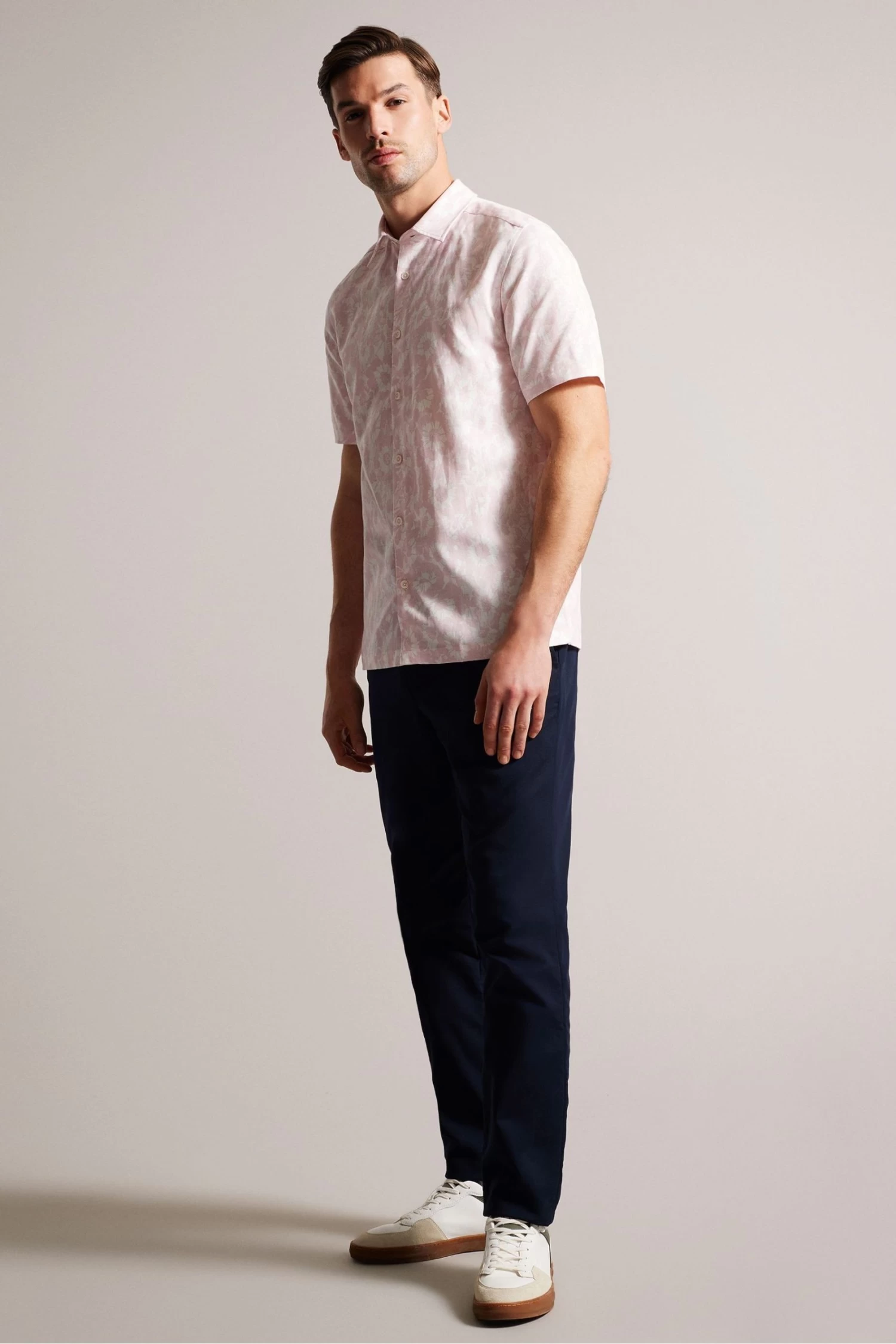 Ted Baker Pink Flaisby Short Sleeved Linen Blend Floral Print Shirt - Image 3