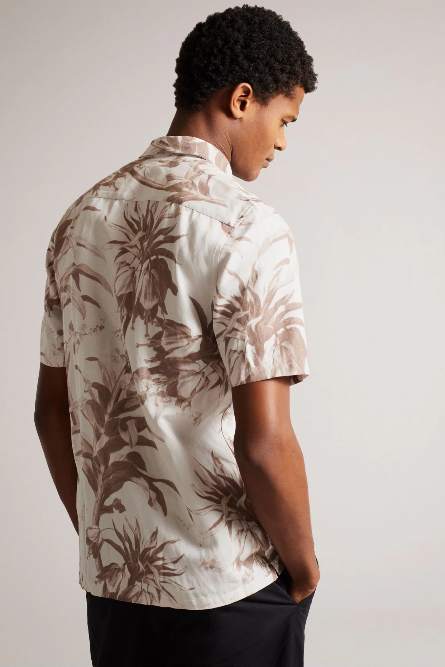 Ted Baker Belmar Natural Short Sleeve Linen Blend Floral Shirt - Image 2