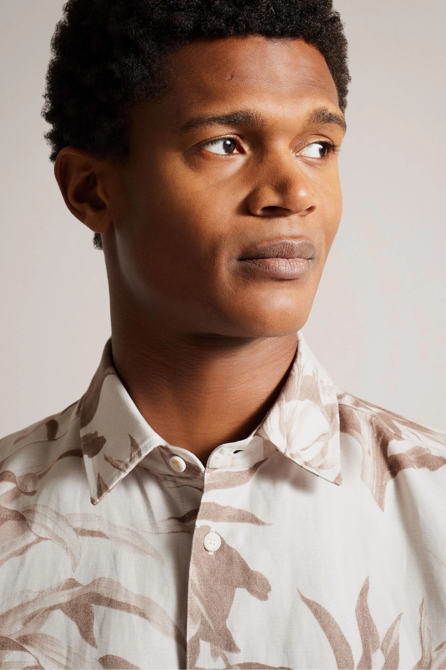 Ted Baker Belmar Natural Short Sleeve Linen Blend Floral Shirt - Image 4