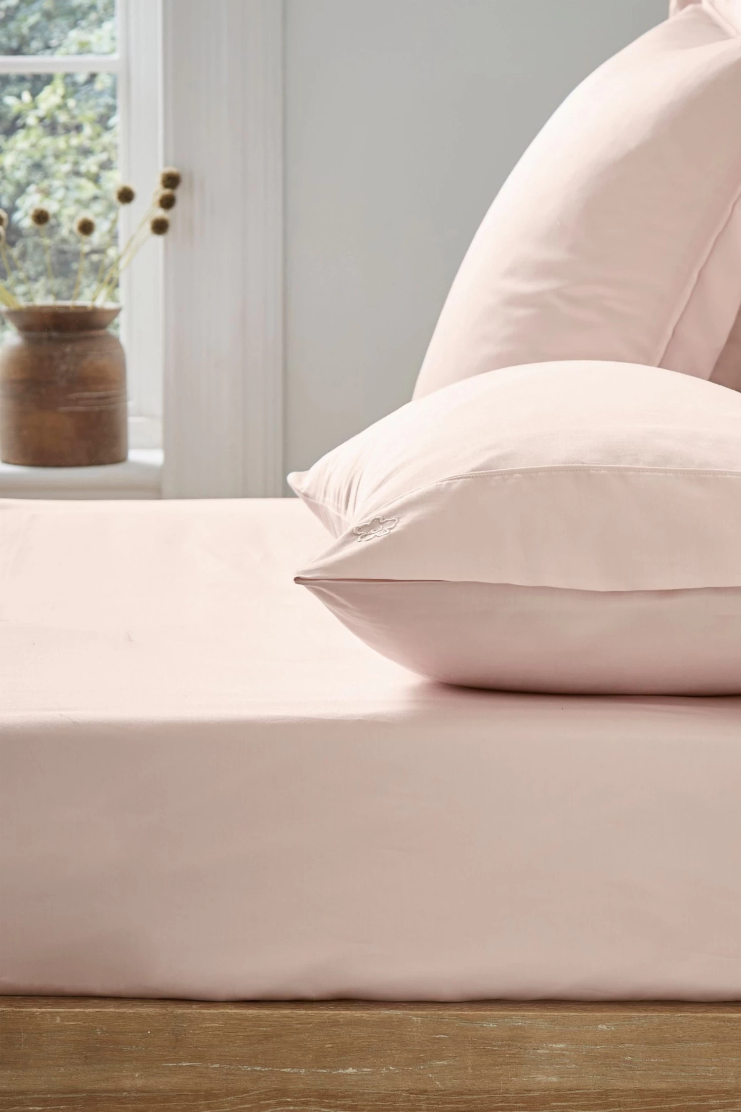Ted Baker Silky Smooth Plain Dye 250 Thread Count Cotton Fitted Sheet
