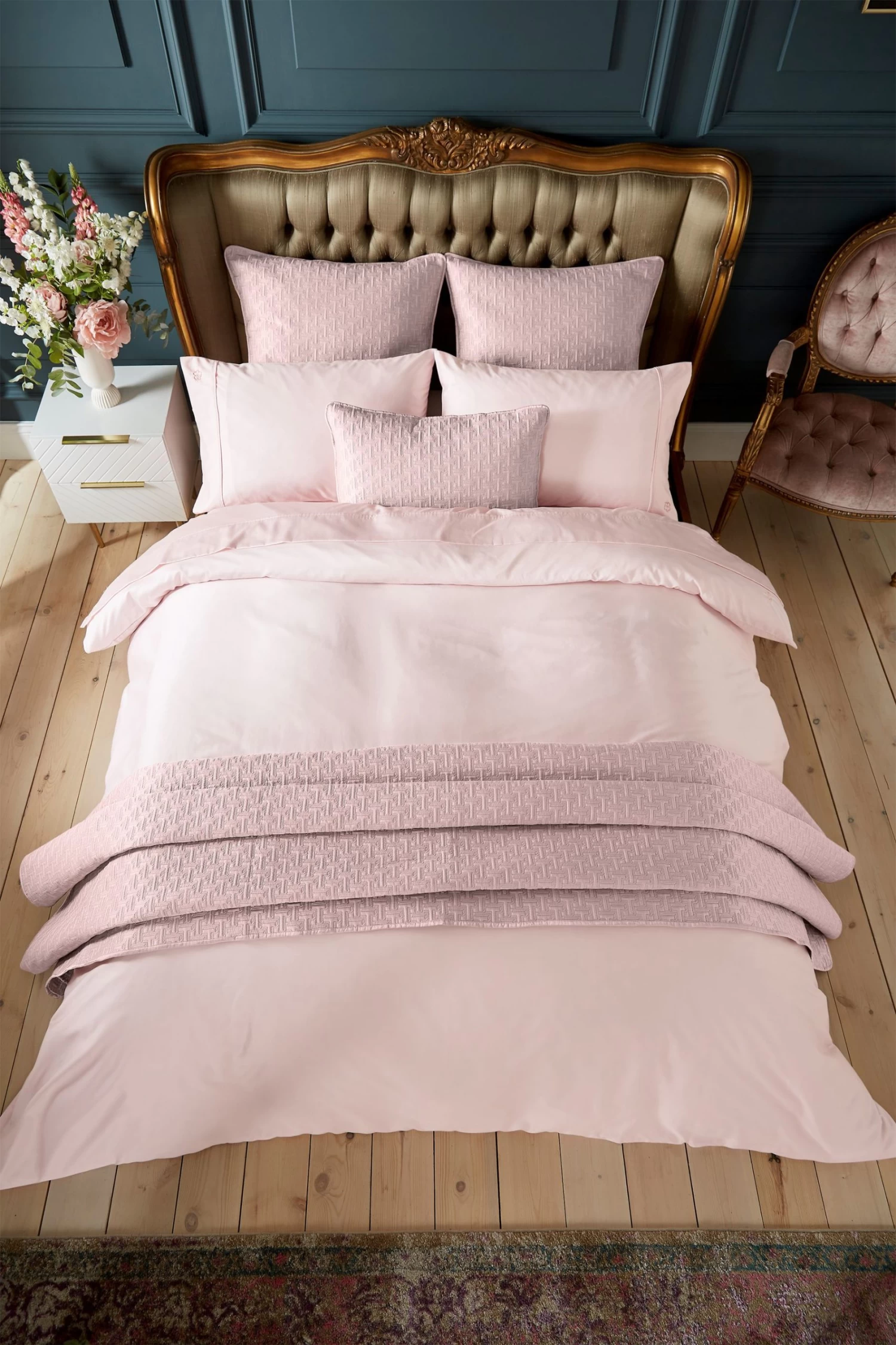 Ted Baker Silky Smooth Plain Dye 250 Thread Count Cotton Fitted Sheet - Image 2